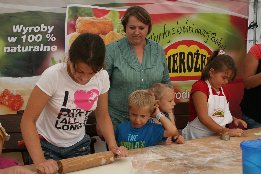 IMG_9237.JPG - Dzieci robią pierogi