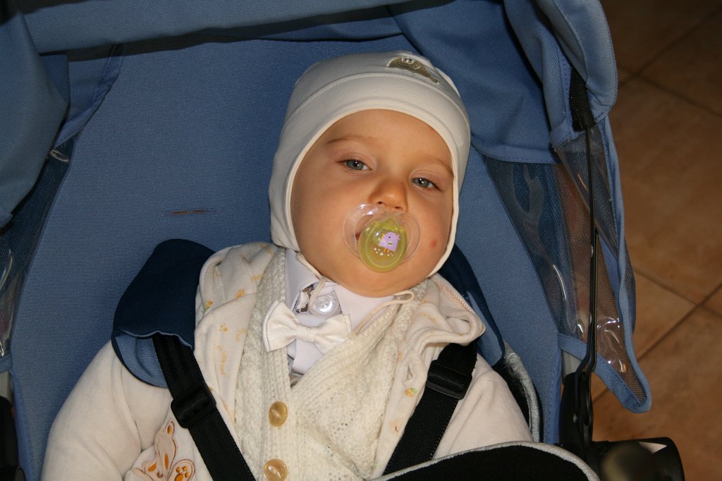 IMG_4717.JPG - Adaś się obudził!