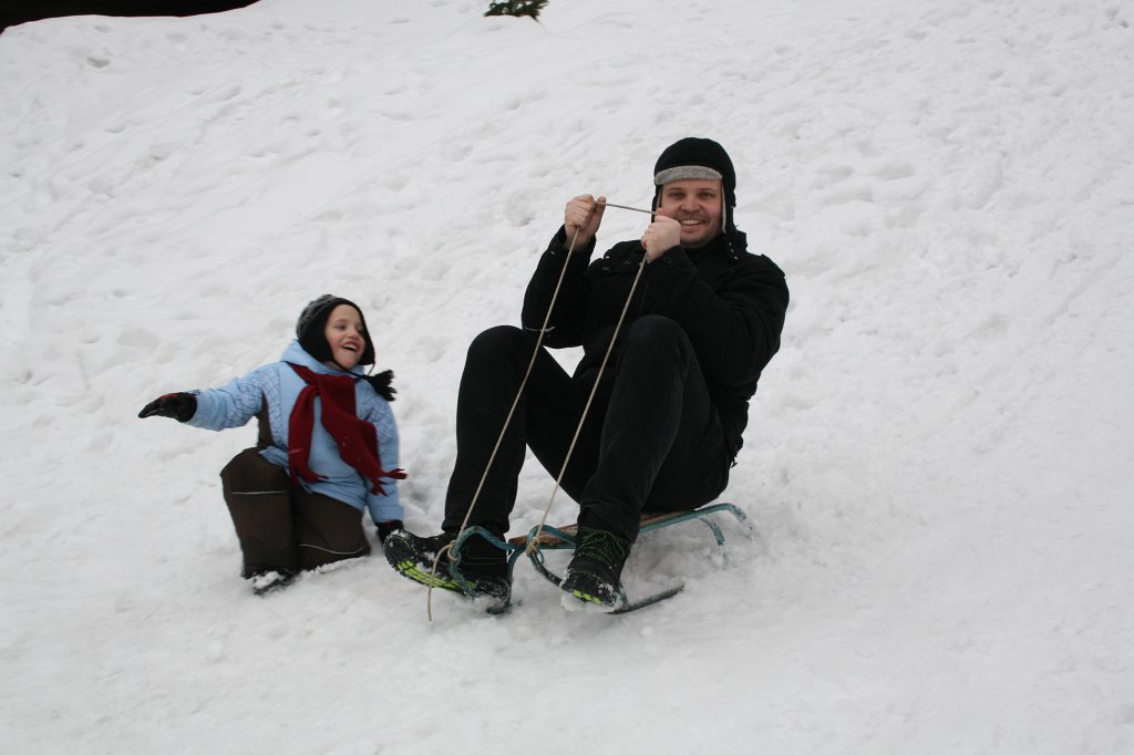 IMG_5791.JPG - Aż się sanki w śnieg wrzynały :D