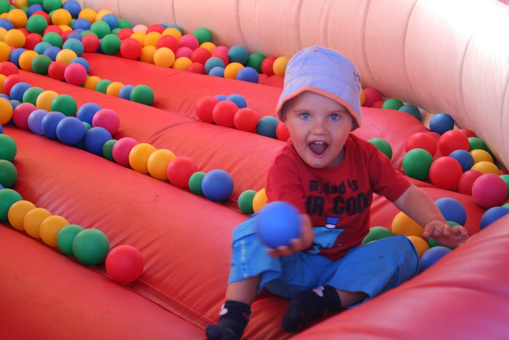 IMG_0350.JPG - Podwójna radość - dmuchaniec i kulki