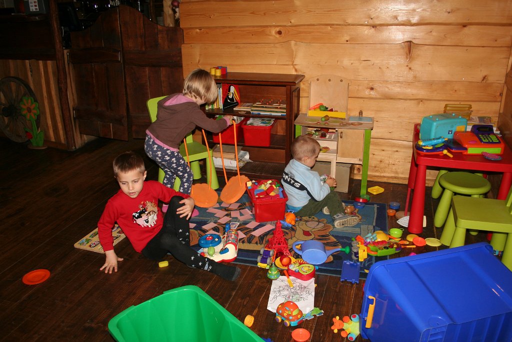 IMG_0597.JPG - Chata Starych Znajomych - kącik dla dzieciaków