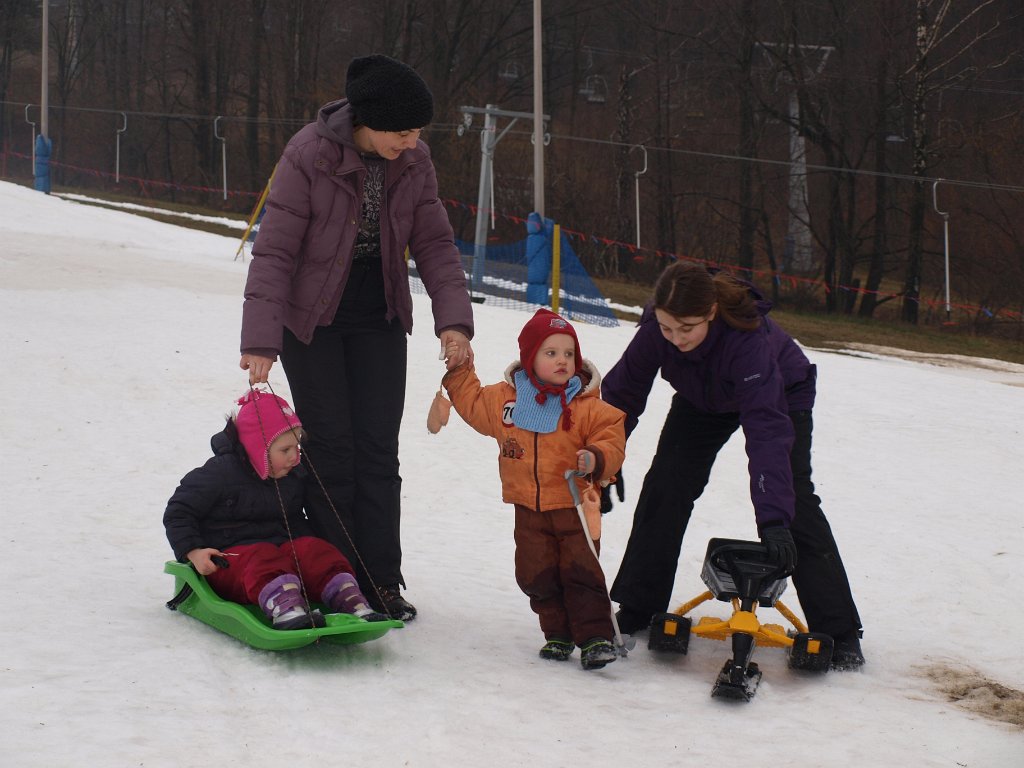 2014-02-23_P2238596.jpg - Adaś, chcesz na sanki?