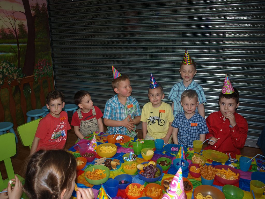 2014-04-26_P4269023.JPG - Imieniny Wojtka w sali zabaw
