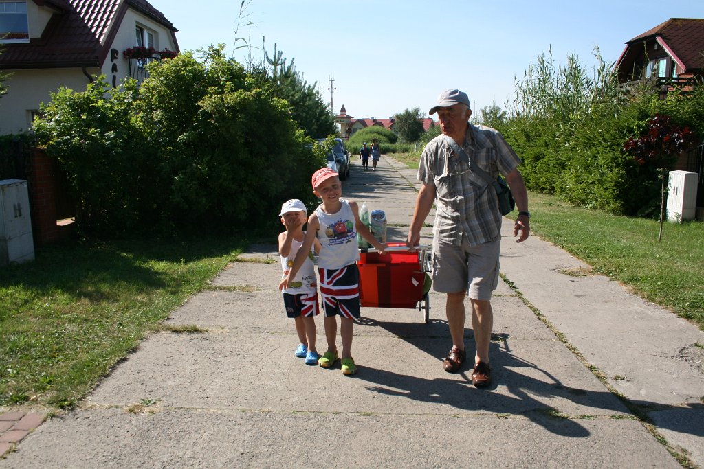 2014-07-24_IMG_0065.JPG - Pomocników nie brakuje