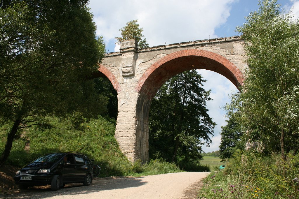 IMG_0296.JPG - Wiadukt w Kiepojciach - wdrapiemy się?