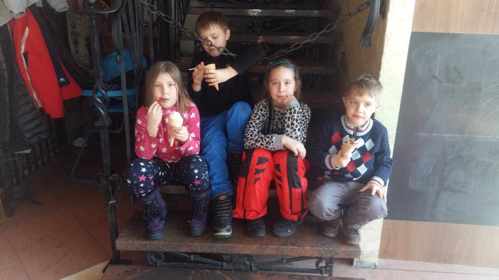 20170212_105428.jpg - Piccolo, kącik dziecięcy :)