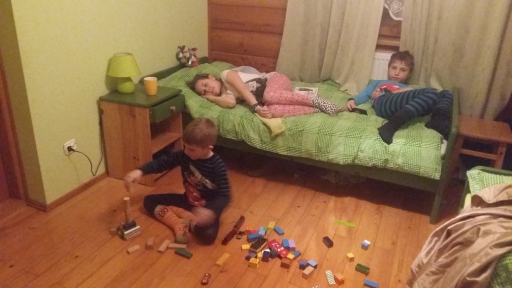 20170216_224944.jpg - Nieco schyłkowy etap imprezy :)