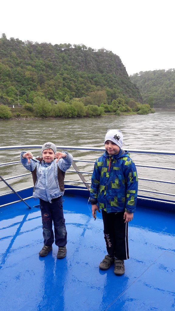 20170501_123739.jpg - Chyba deszcz się nie bardzo podoba :)