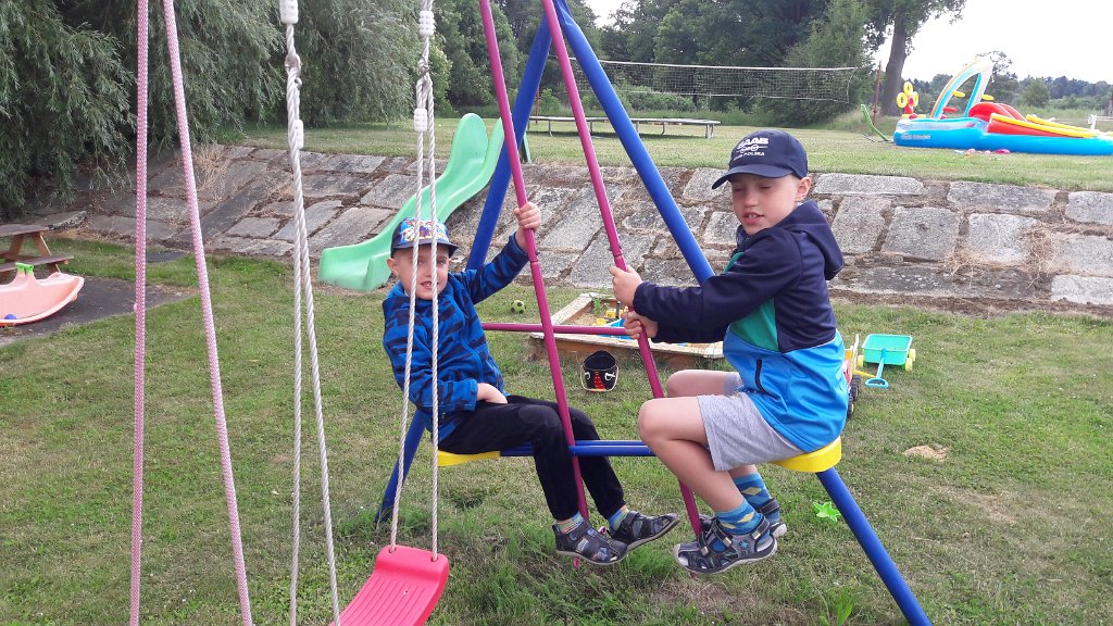 20170617_090314.jpg - Na houpačce